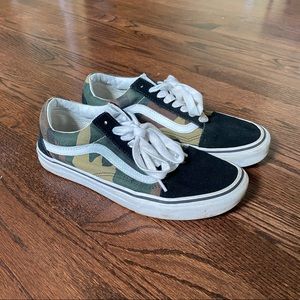 Camouflage Low-Top Vans Sneakers